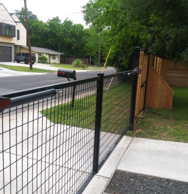 AustinFenceCompany-automatic gate 2